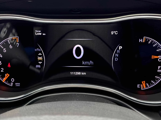 Jeep Grand cherokee * Altitude * 2 КЛЮЧА* PANO* KEYLESS* ПОДГРЕВ* - автомобили, коли, обяви за нови и употребявани 7