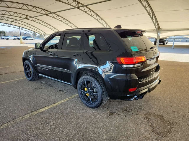 Jeep Grand cherokee | TRACKHAWK 6.2L | DISTRONIC | ДВА КЛЮЧА - автомобили, коли, обяви за нови и употребявани 3