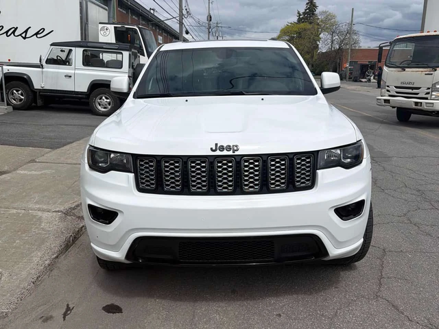 Jeep Grand cherokee | Altitude | 3.6L | PANO | CARFAX | - автомобили, коли, обяви за нови и употребявани 2