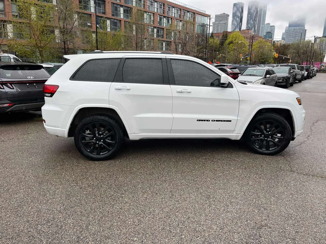 Jeep Grand cherokee | Altitude | ПОДГРЕВ | CARFAX | - автомобили, коли, обяви за нови и употребявани 2