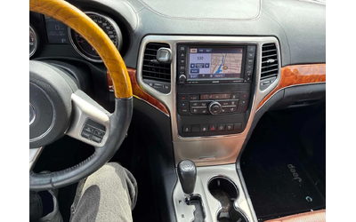 Jeep Grand cherokee * Overland * CARFAX * PANO * KEYLESS - автомобили, коли, обяви за нови и употребявани 8