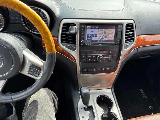 Jeep Grand cherokee * Overland * CARFAX * PANO * KEYLESS - автомобили, коли, обяви за нови и употребявани 8