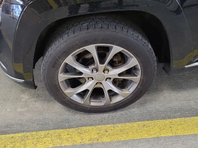 Jeep Grand cherokee SUMMIT/ОБДУХВАНЕ/ПАНОРАМА - автомобили, коли, обяви за нови и употребявани 4