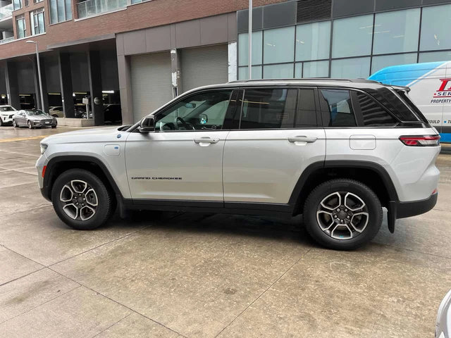 Jeep Grand cherokee * Trailhawk * 360 * ДИСТРОНИК * ОБДУХВАНЕ - автомобили, коли, обяви за нови и употребявани 1