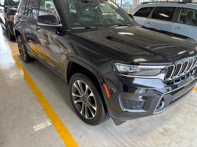 Jeep Grand cherokee Overland * CARFAX * АВТО КРЕДИТ * - автомобили, коли, обяви за нови и употребявани 2