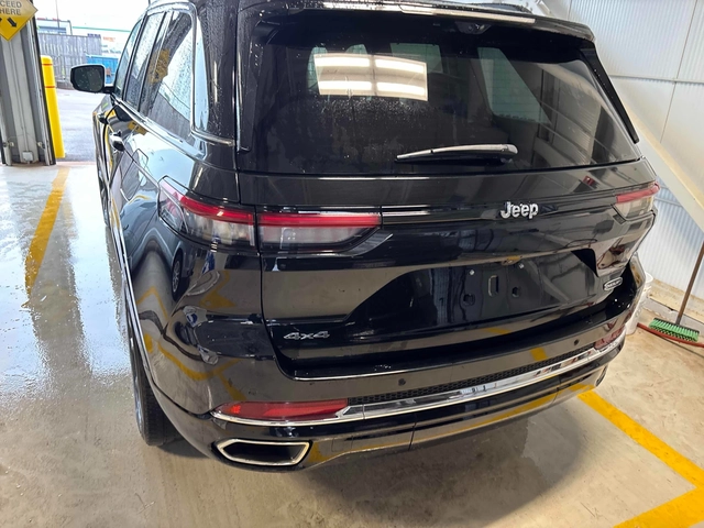 Jeep Grand cherokee Overland * CARFAX * АВТО КРЕДИТ * - автомобили, коли, обяви за нови и употребявани 4