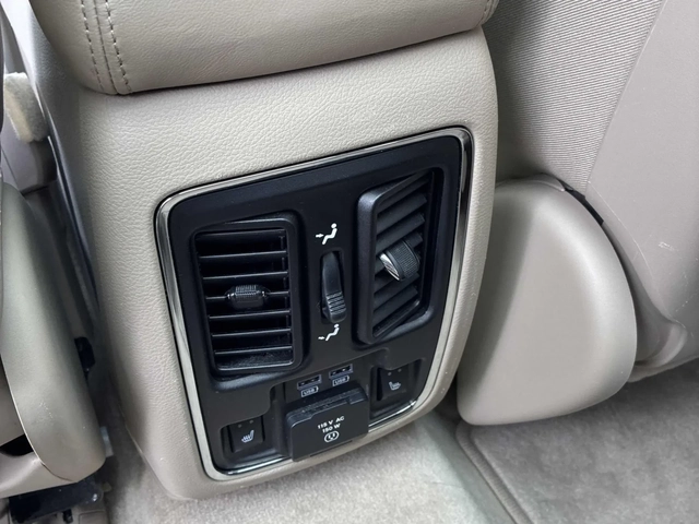 Jeep Grand cherokee Overland * CARFAX * АВТО КРЕДИТ * - автомобили, коли, обяви за нови и употребявани 12