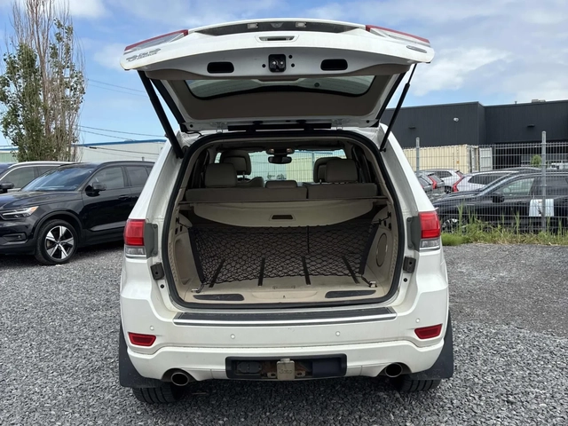 Jeep Grand cherokee Overland * CARFAX * АВТО КРЕДИТ * - автомобили, коли, обяви за нови и употребявани 5