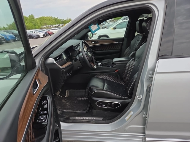 Jeep Grand cherokee SUMMIT * 5.7 HEMI * AWD * ПАНОРАМА * CARFAX * - автомобили, коли, обяви за нови и употребявани 4