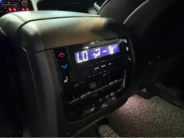 Jeep Grand Cherokee OVERLAND | ХЕД ЪП | ПОДГРЕВИ* ОБДУХВАНЕ | 360 - автомобили, коли, обяви за нови и употребявани 13
