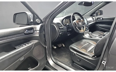 Jeep Grand cherokee 3.6 OVERLAND / ОБДУХ / DISTRONIC / ДВОЙНА ПАНОРАМА - автомобили, коли, обяви за нови и употребявани 6