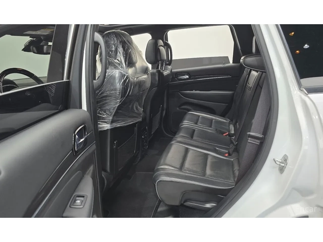 Jeep Grand cherokee 3.6 OVERLAND / ОБДУХ / DISTRONIC / PANO / ВЪЗДУХ - автомобили, коли, обяви за нови и употребявани 15