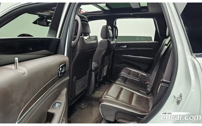 Jeep Grand cherokee 3.6 / OVERLAND / ОБДУХ / PANO / DISTRONIC / ВЪЗДУХ - автомобили, коли, обяви за нови и употребявани 14