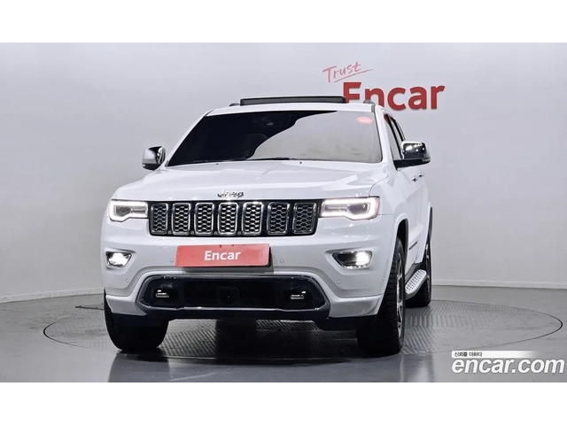 Jeep Grand cherokee 3.6 / OVERLAND / ОБДУХ / PANO / DISTRONIC / ВЪЗДУХ - автомобили, коли, обяви за нови и употребявани 2