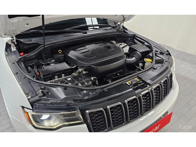 Jeep Grand cherokee 3.6* V6* 8ZF* 80TH* ANNIVERSARY* ОБДУХВАНЕ* ДИСТРО - автомобили, коли, обяви за нови и употребявани 16