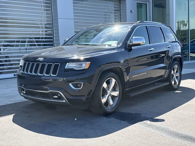 Jeep Grand cherokee OVERLAND* 4WD* PANO* BLIND SPOT* КОЖА* ПОДГРЕВ* - автомобили, коли, обяви за нови и употребявани 2