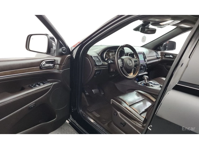 Jeep Grand cherokee 3.6* V6* 8ZF* OVERLAND* ДИСТРОНИК* ОБДУХВАНЕ* КАМЕ - автомобили, коли, обяви за нови и употребявани 4