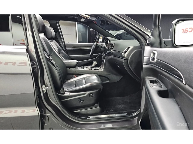 Jeep Grand cherokee 3.6* V6* 8ZF* LIMITED* ПОДГРЕВ* ОБДУХВАНЕ* 360КАМЕ - автомобили, коли, обяви за нови и употребявани 12