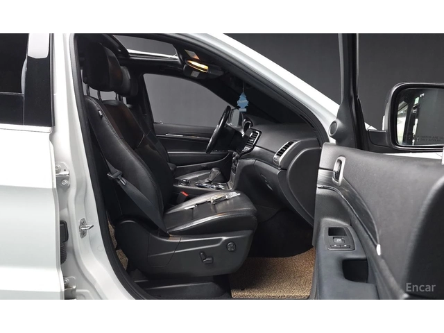 Jeep Grand cherokee 3.6* V6* 8ZF* LIMITED* ПОДГРЕВ* ОБДУХВАНЕ* 360КАМЕ - автомобили, коли, обяви за нови и употребявани 12