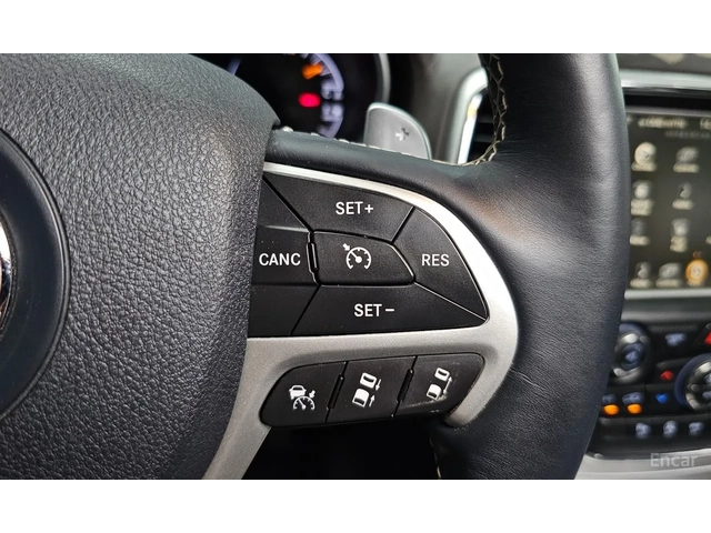 Jeep Grand cherokee 3.6 OVERLAND / ОБДУХ / DISTRONIC / TWO-TONE / PANO - автомобили, коли, обяви за нови и употребявани 7