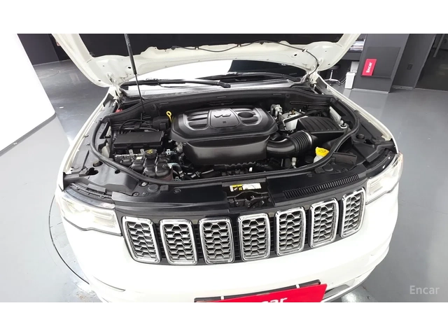 Jeep Grand cherokee 3.6 V6| 4x4Summit| Пано| Дистроник| Въздушно окачв - автомобили, коли, обяви за нови и употребявани 13