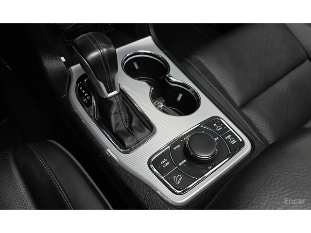 Jeep Grand cherokee 3.6 V6| 4x4Summit| Пано| Дистроник| Въздушно окачв - автомобили, коли, обяви за нови и употребявани 5