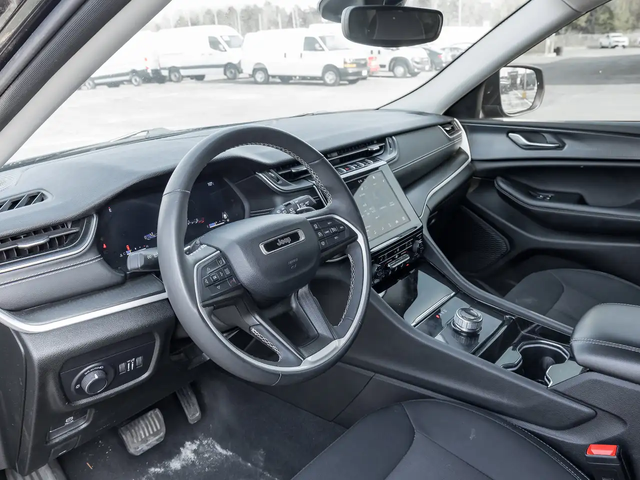 Jeep Grand cherokee Laredo | 7-Seater | Keyless Entry | Blind Spot 4x4 - автомобили, коли, обяви за нови и употребявани 7