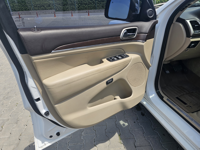 Jeep Grand cherokee Overland - автомобили, коли, обяви за нови и употребявани 13