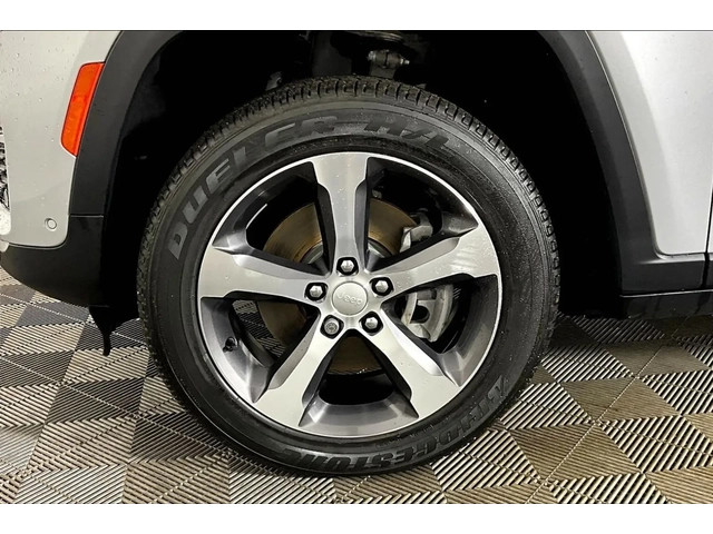 Jeep Wagoneer Grand Cherokee 4xe - автомобили, коли, обяви за нови и употребявани 7