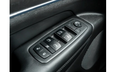 Jeep Wagoneer Cherokee Limited - автомобили, коли, обяви за нови и употребявани 11