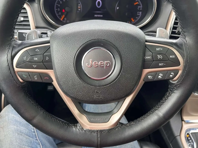 Jeep Wagoneer Summit - автомобили, коли, обяви за нови и употребявани 11