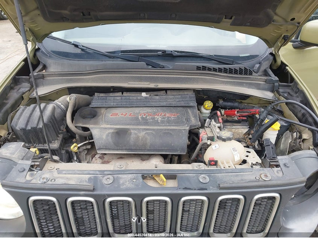 Jeep Renegade 2.4L I-4 VVT, 180HP 4X4 Drive - автомобили, коли, обяви за нови и употребявани 9