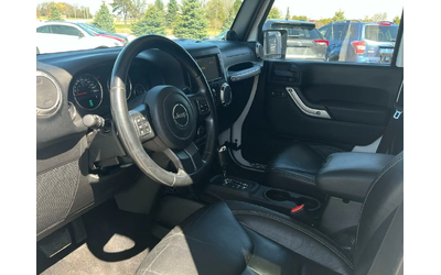 Jeep Wrangler Unlimited Sahara 4WD - автомобили, коли, обяви за нови и употребявани 10