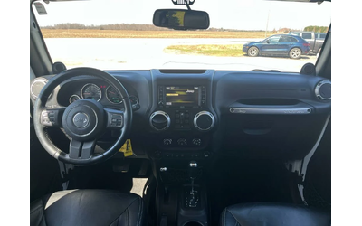 Jeep Wrangler Unlimited Sahara 4WD - автомобили, коли, обяви за нови и употребявани 11