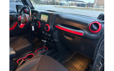 Jeep Wrangler Sahara 4WD - автомобили, коли, обяви за нови и употребявани 12