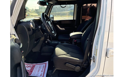 Jeep Wrangler Unlimited Sahara - автомобили, коли, обяви за нови и употребявани 11