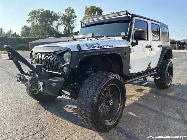 Jeep Wrangler Unlimited Sahara - автомобили, коли, обяви за нови и употребявани 2