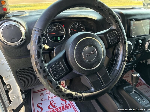 Jeep Wrangler Unlimited Sahara - автомобили, коли, обяви за нови и употребявани 9