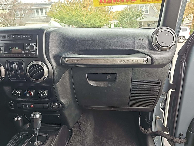 Jeep Wrangler Sport - автомобили, коли, обяви за нови и употребявани 7