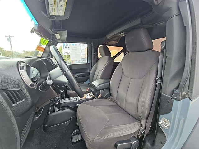 Jeep Wrangler Sport - автомобили, коли, обяви за нови и употребявани 8