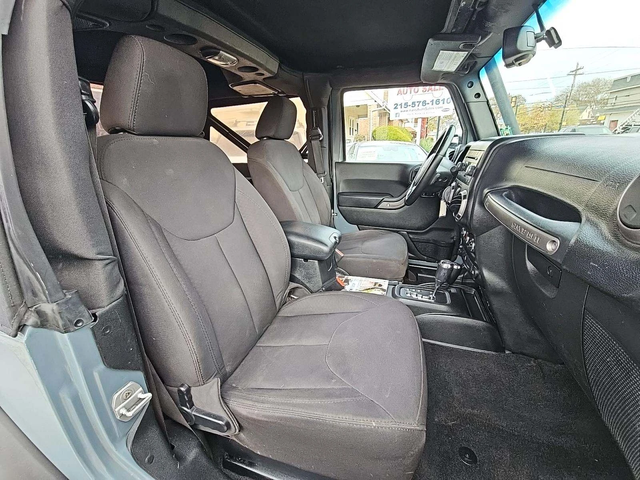 Jeep Wrangler Sport - автомобили, коли, обяви за нови и употребявани 9