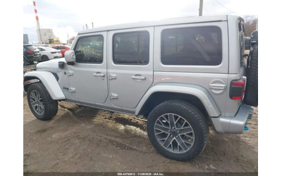 Jeep Wrangler 4XE SUMMIT 4XE - автомобили, коли, обяви за нови и употребявани 7