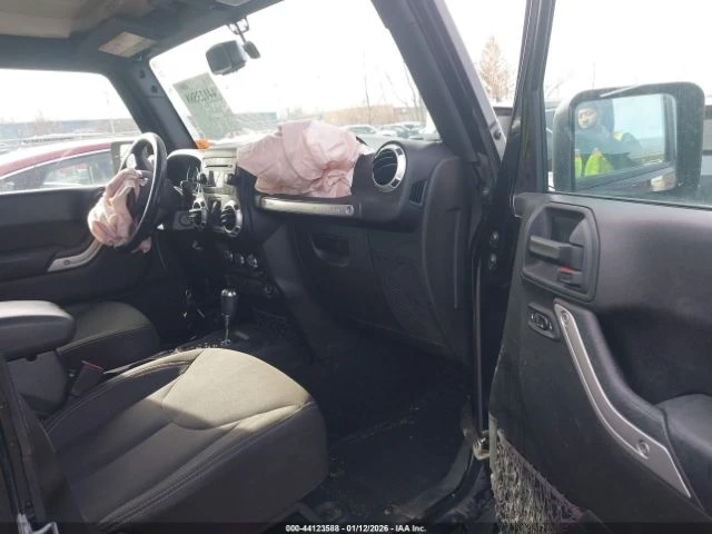 Jeep Wrangler UNLIMITED SAHARA - автомобили, коли, обяви за нови и употребявани 4