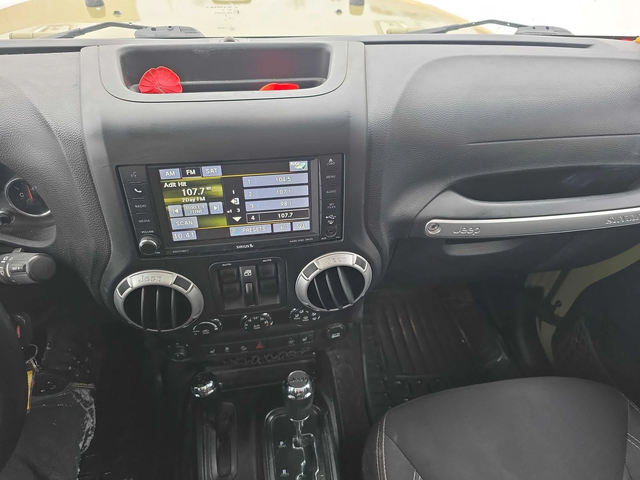 Jeep Wrangler Unlimited Sahara С РЕГИСТРАЦИЯ & АВТО КРЕДИТ - автомобили, коли, обяви за нови и употребявани 8