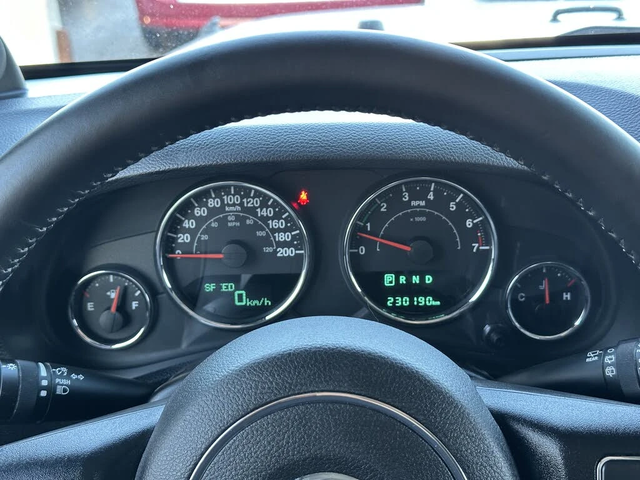 Jeep Wrangler SAHARA| ДЪЛГА БАЗА| КОЖА| V6| BRIDGESTONE| - автомобили, коли, обяви за нови и употребявани 8