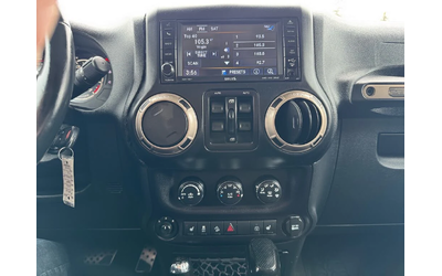 Jeep Wrangler Sahara 75th Anniversary 4WD| CARFAX| КРАЙНА ЦЕНА - автомобили, коли, обяви за нови и употребявани 8