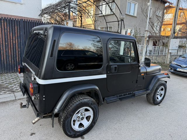 Jeep Wrangler 4.0 AVTOMAT KLIMA - автомобили, коли, обяви за нови и употребявани 8