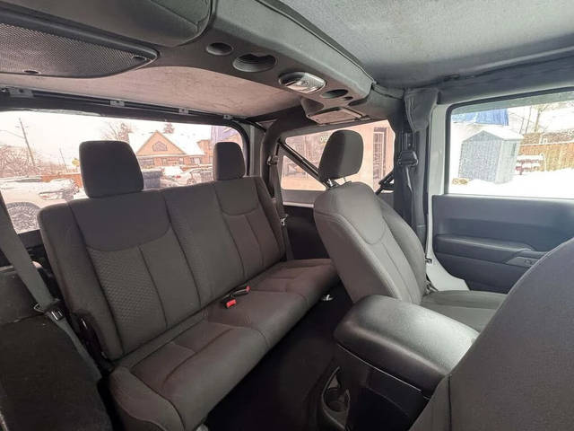 Jeep Wrangler АвтоКредит* (ЦЕНА ДО БГ)Wrangler Sport - автомобили, коли, обяви за нови и употребявани 13