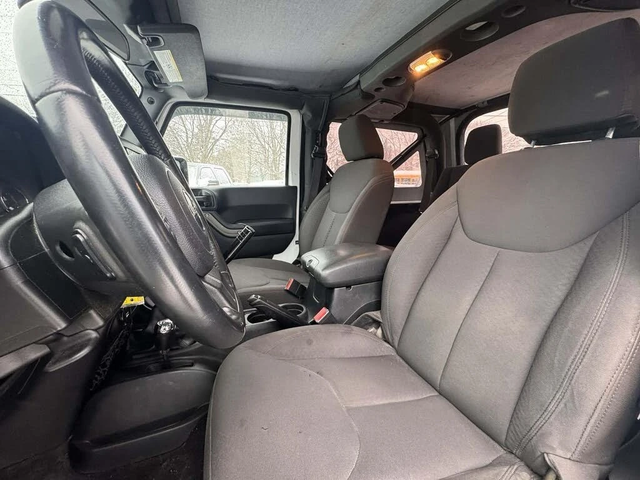 Jeep Wrangler АвтоКредит* (ЦЕНА ДО БГ)Wrangler Sport - автомобили, коли, обяви за нови и употребявани 14