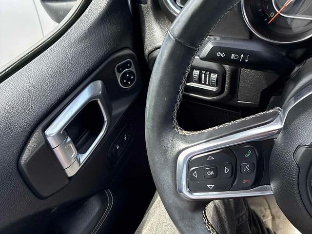 Jeep Wrangler * Sahara * CARFAX * Подгреви * Keyless - автомобили, коли, обяви за нови и употребявани 13
